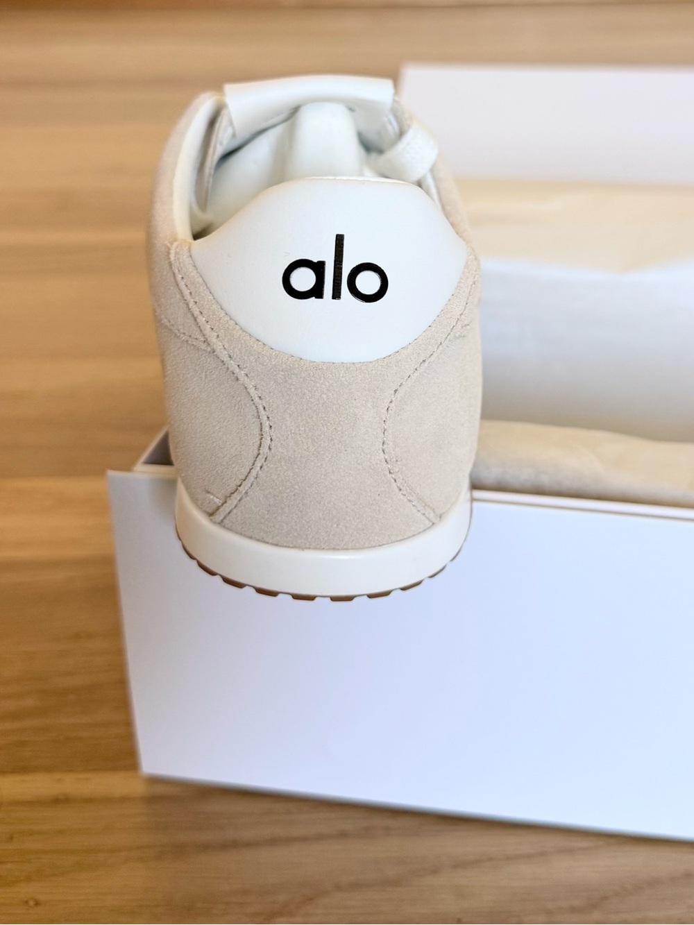 Alo Yoga- Sunset Sneakers in Sandstone/Ivory (NIB) - Picture 9 of 13